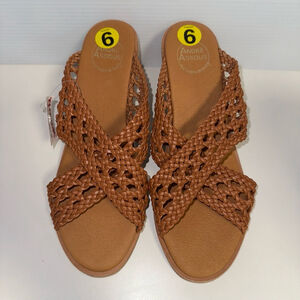 André Assous Bryana Women’s Woven Wedge Sandals Brown Size 9 M NEW